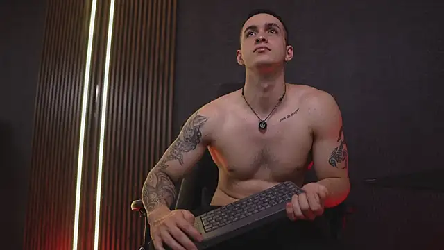 JacksonOlsenn's Live XXX Chat