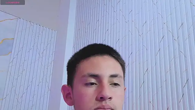 Andres_TayのライブXXXチャット