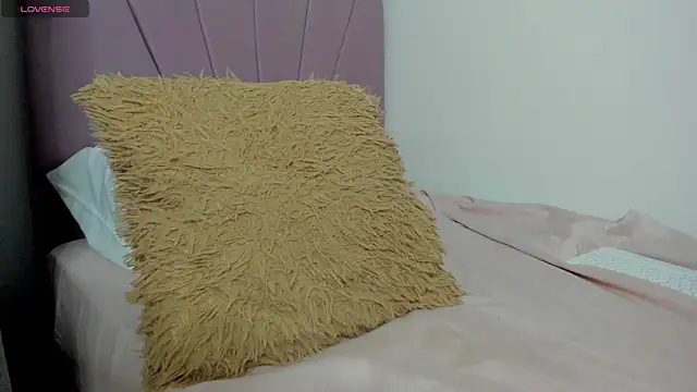 Amira_Falak élő XXX-chatje