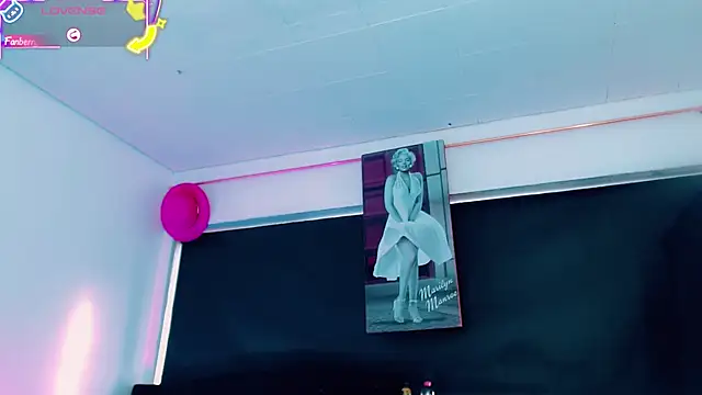 Kendall_hornyy – webcam-show