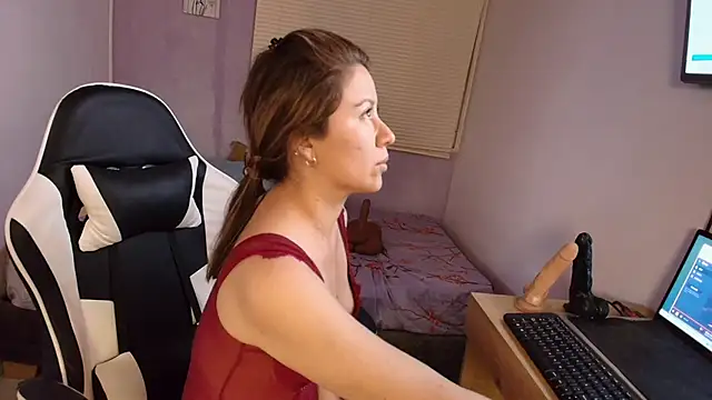 luna_desiree: απευθείας συνομιλία ΧΧΧ