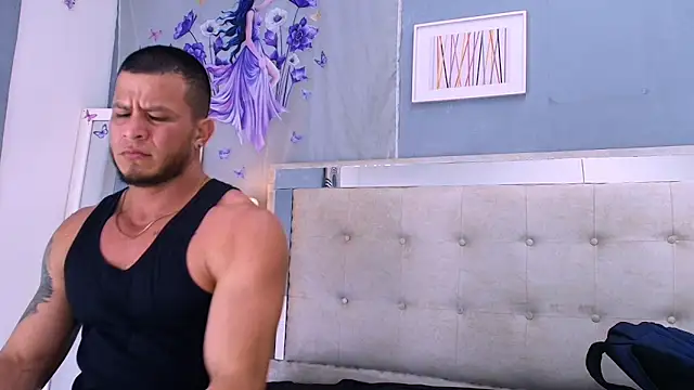 Show modela Maximiliano_Stronge na web-kameri