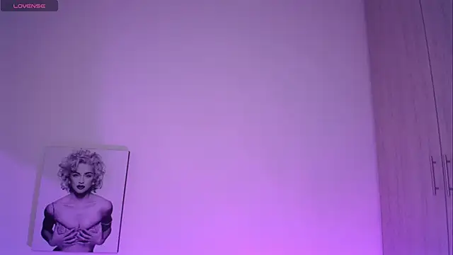 Millie_bobbyのライブXXXチャット