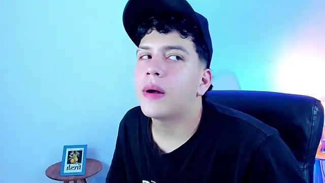 Živý XXX chat dennis_hills