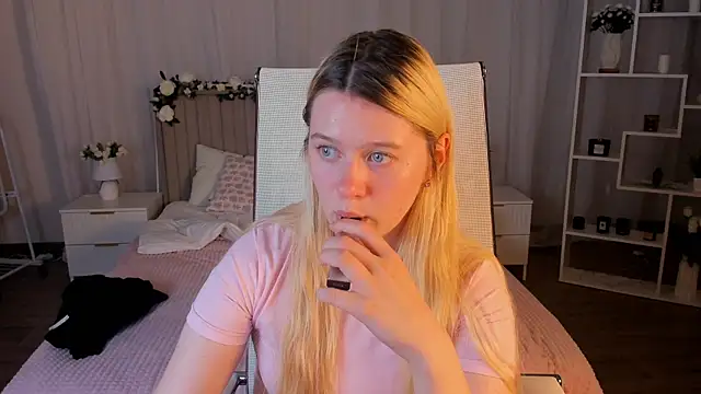 Živá chatovací místnost CelestineMauriac
