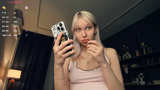 DelorisDetrich's Webcam Show