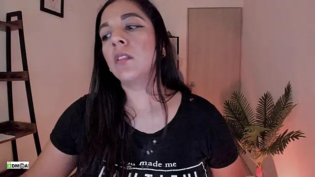 urcute_kitten élő XXX-chatje
