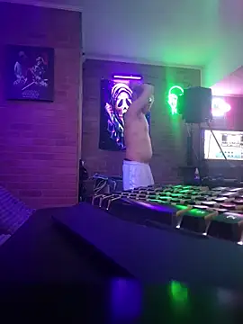 chronic_vibez's Webcam Show