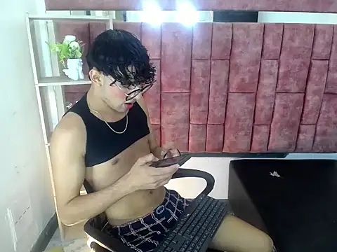 Show modela Logaanhotts na web-kameri