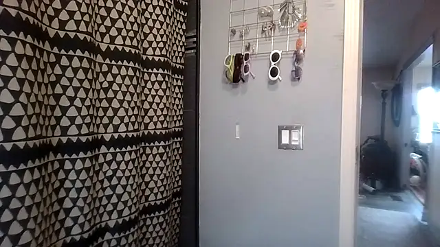 nolimitBackdoorman Show in webcam