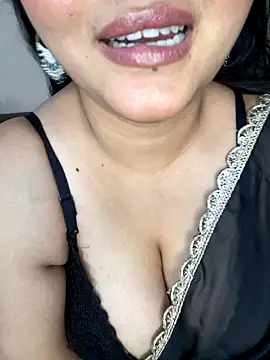Riya_Stream01 即時 XXX 聊天