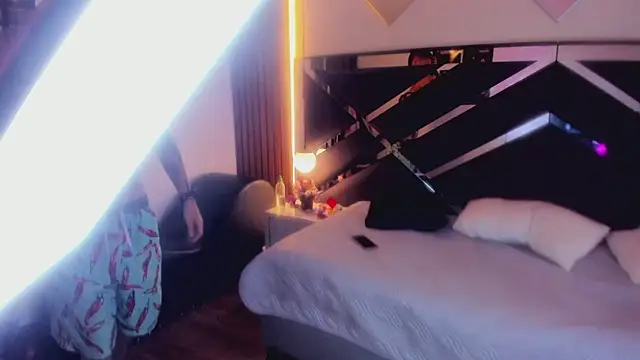Kittie_Vixen Adlı Modelin Web Kamerası Şovu