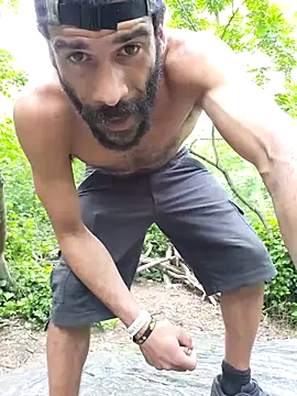 GuyInNY Show in webcam