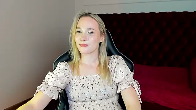 ElaraVoltage's Live XXX Chat