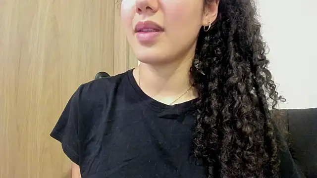 MiaRouseex Chat XXX in diretta