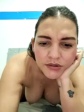 Mia_Hampton Adlı Modelin Canlı XXX Sohbeti