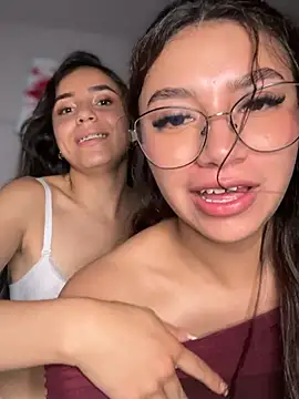 CocoaGigiMuse লাইভ XXX চ্যাট