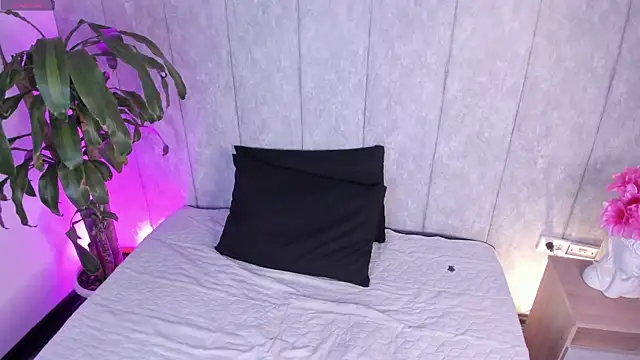 Chat +18 de Hanna_naoo_ ao vivo