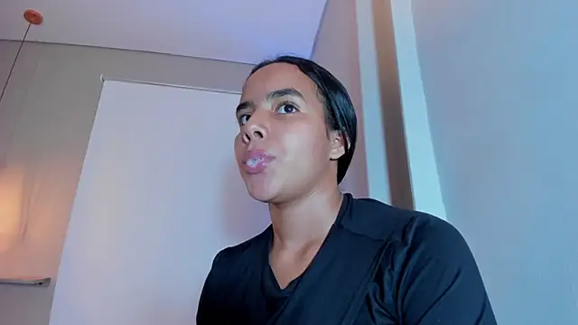 Chat XXX en directo de Roxy_Stonee