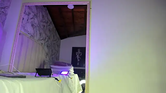 Zafiro21_'s Live XXX Chat