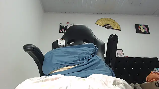 pamelabigcock69's Live XXX Chat