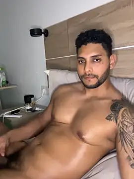 aron_taylor29 Chat XXX live