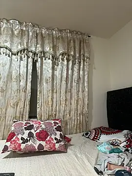 Tayler_Kim Adlı Modelin Canlı XXX Sohbeti
