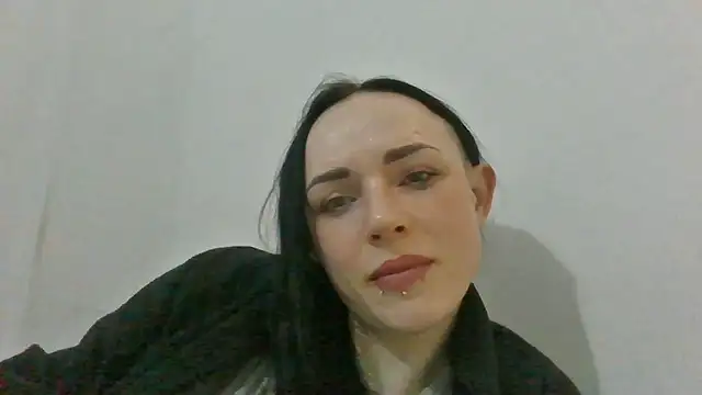 Trinsy_Love Adlı Modelin Canlı XXX Sohbeti
