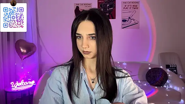 LinaMour Adlı Modelin Canlı XXX Sohbeti