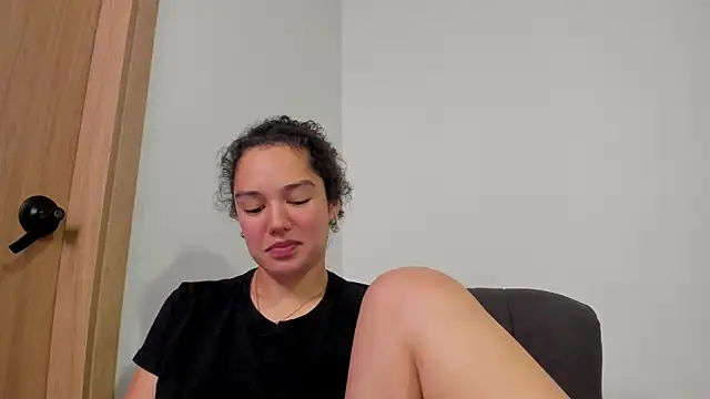 غرفة دردشة MiaRouseex المباشرة