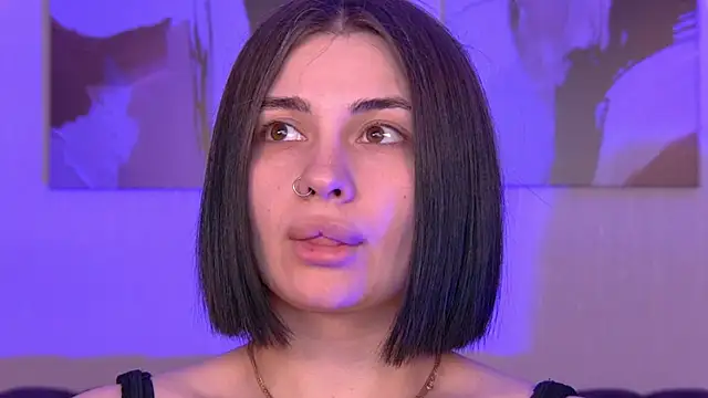 AdrianaToress Adlı Modelin Canlı XXX Sohbeti