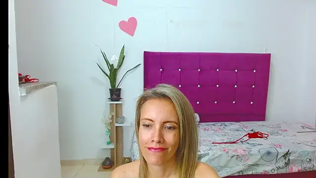 chantalsemenova1 现场XXX聊天