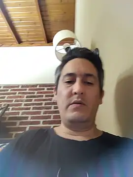 LuqenZo 在線直播表演