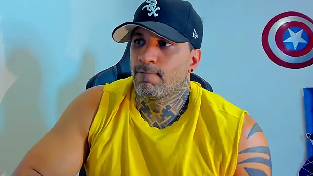 JoshRigby Show in webcam