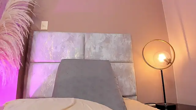 AndraCyruss Adlı Modelin Canlı XXX Sohbeti