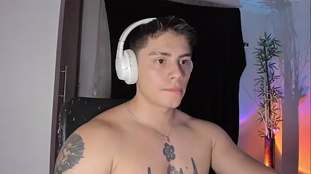 Giordano_Russo live XXX chat