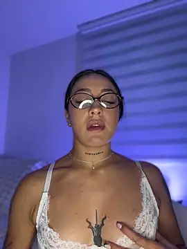 غرفة دردشة keilelewis المباشرة