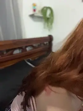 غرفة دردشة Ginger-Foxy المباشرة