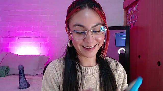 Amy66's Live XXX Chat