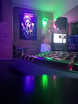 chronic_vibez Adlı Modelin Canlı XXX Sohbeti