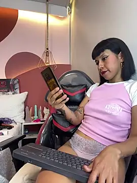 Valkiriia_wiine Chat XXX in diretta