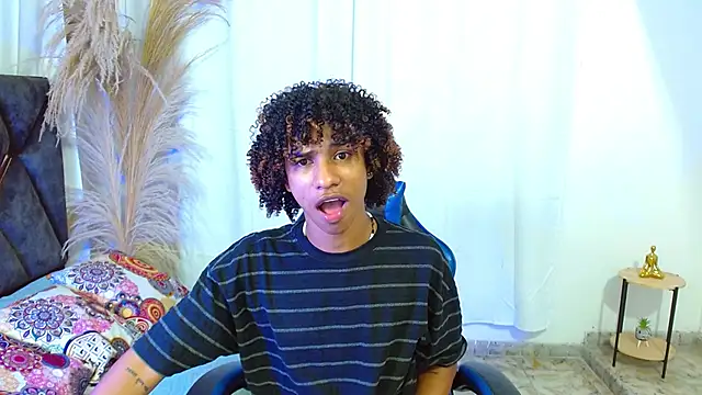 XXX chat uživo modela angelll18_
