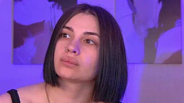 Онлайн чат XXX AdrianaToress