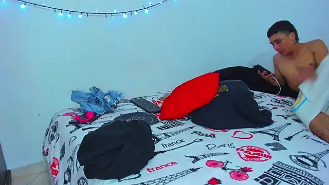 ahotcouplelatinos 现场XXX聊天