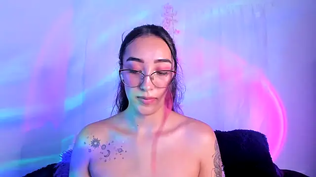 Онлайн чат XXX HeidyRousse