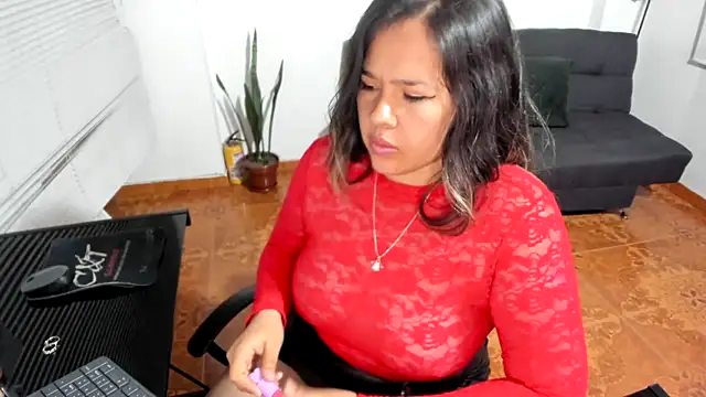 Chat +18 de LinaBrowm ao vivo