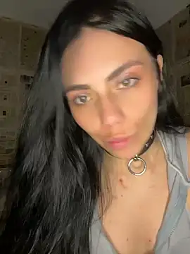 i_am_nina_ Adlı Modelin Canlı XXX Sohbeti