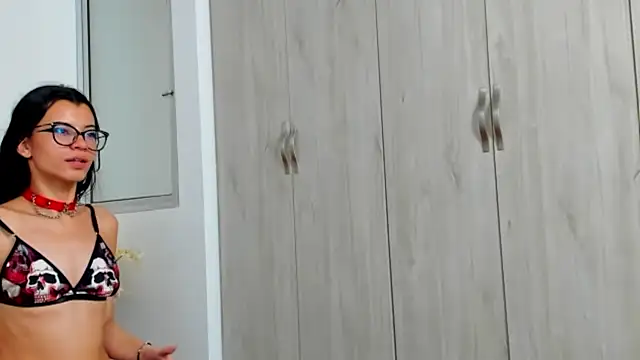 Czat XXX na żywo – pinky_f00x