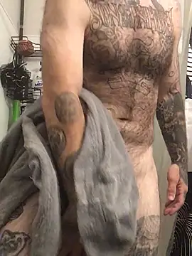 BlueCollarTattoos: вебкам-шоу