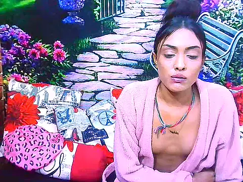 IndianPretty14u2Luv's Live XXX Chat